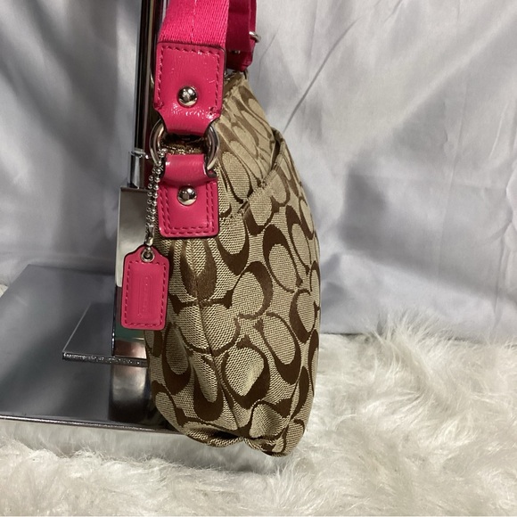 Coach Poppy Daisy Khaki Signature C with Raspberry Leather Swingpack EUC - Picture 6 of 14